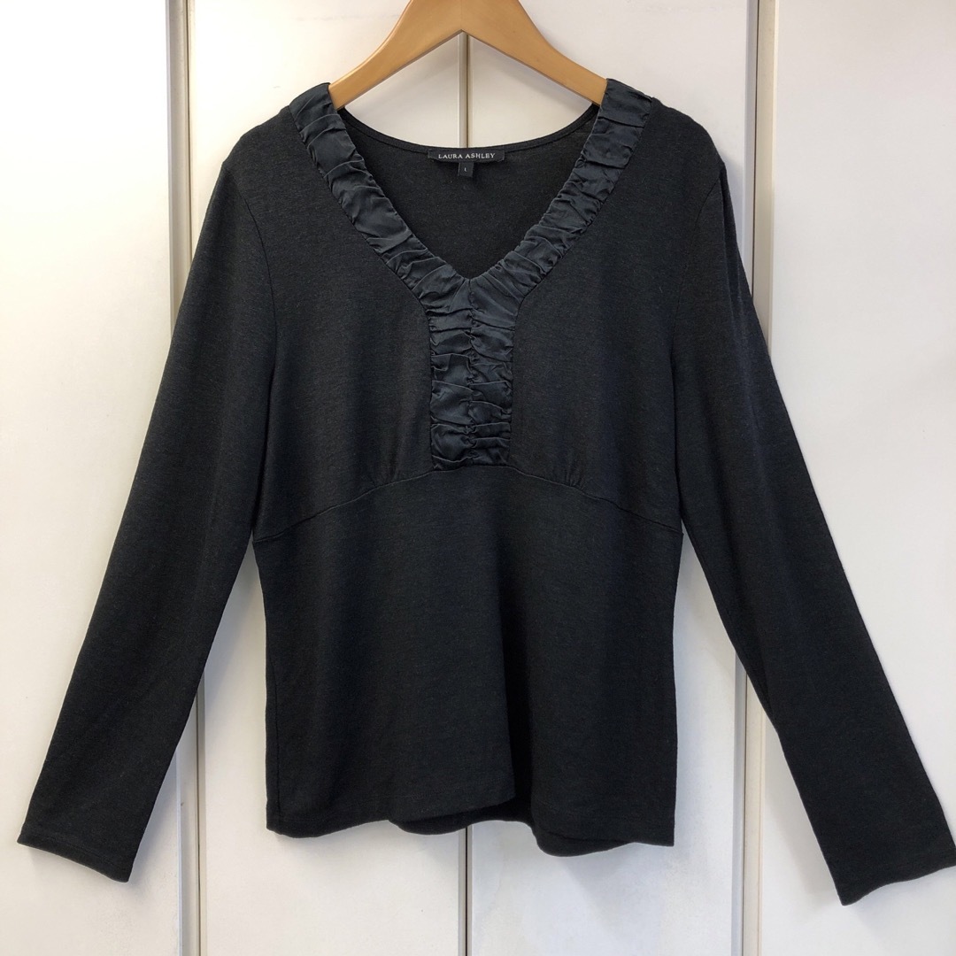 LAURA ASHLEY(ローラアシュレイ)の美品 LAURA ASHLEY 薄手ニットトップス(L) レディースのトップス(ニット/セーター)の商品写真