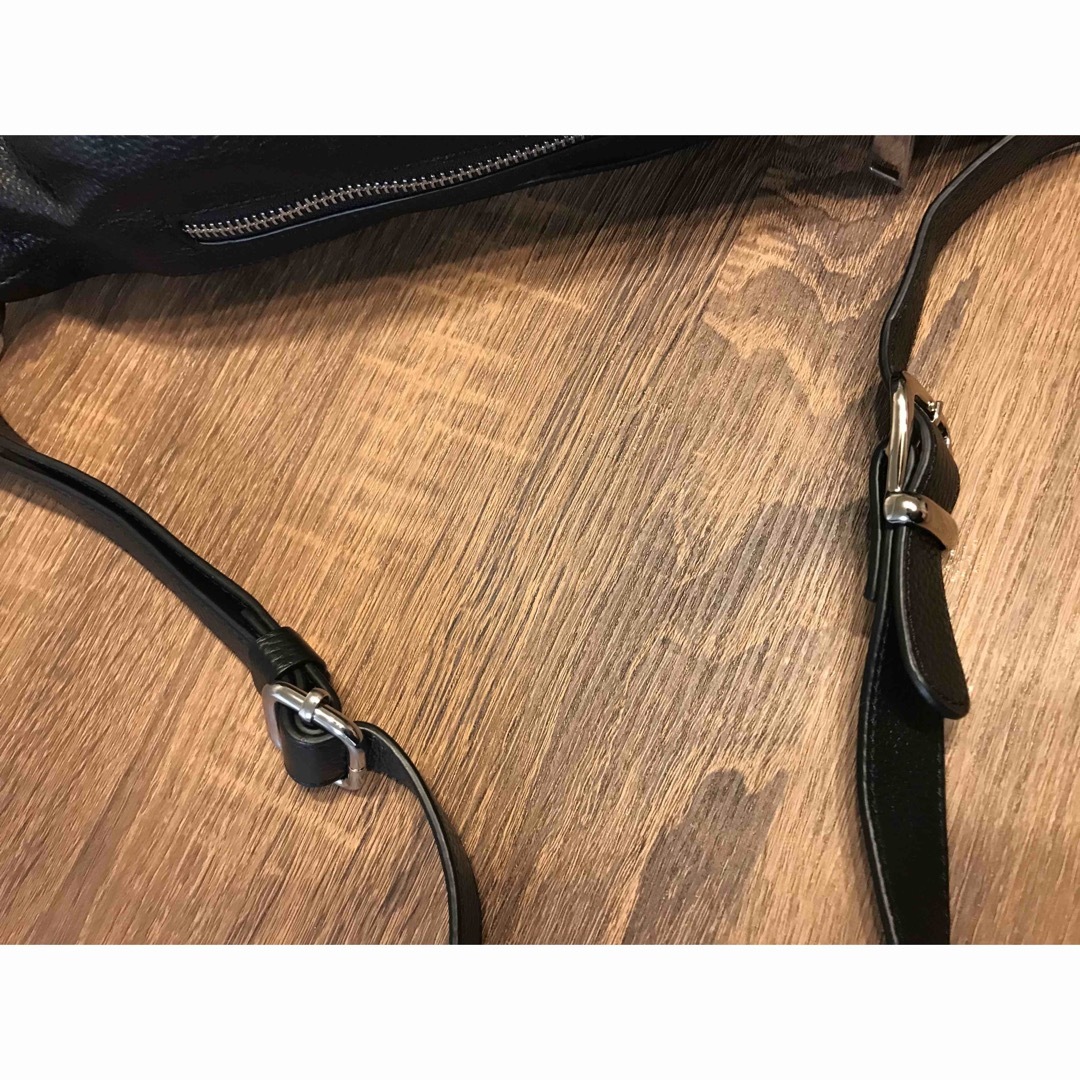 nouer - 【美品】nouerヌエール カウレザーボディバッグ 本革 ブラック