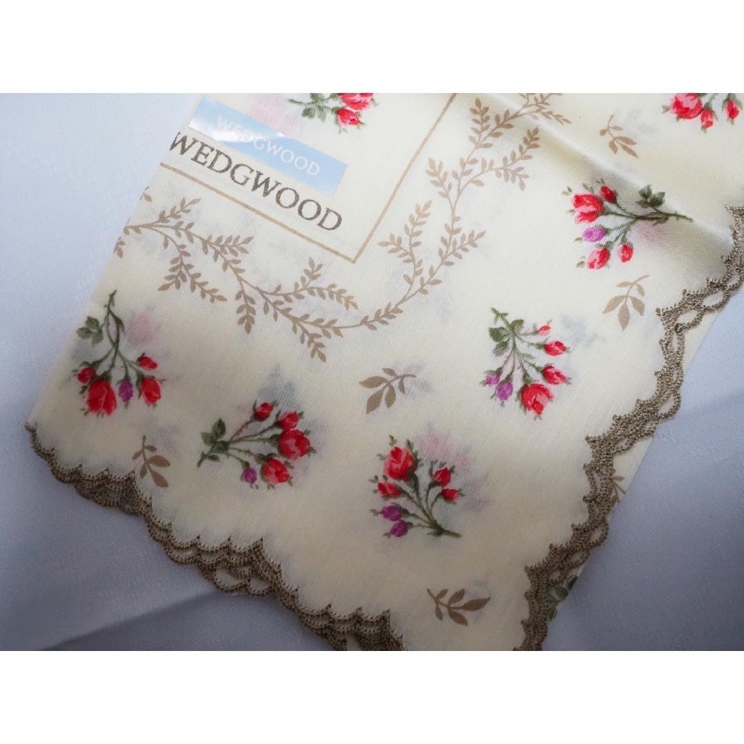 WEDGWOOD(ウェッジウッド)のウェッジウッド ハンカチ 刺繍 レディースのファッション小物(ハンカチ)の商品写真