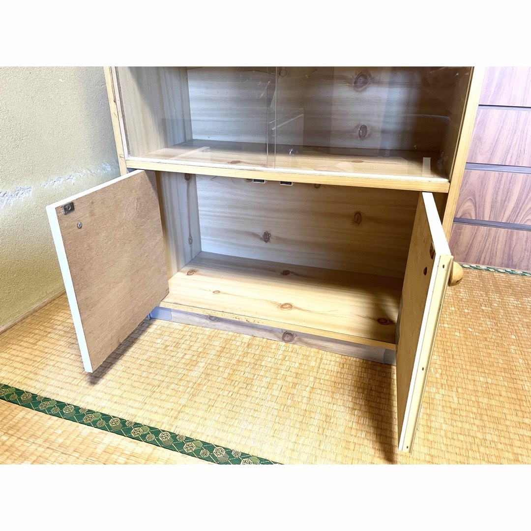 昭和レトロ ガラス窓収納 日本家具 木材 ガラス戸 観音開き 昭和レトロ ガラス窓収納 日本家具 木材 ガラス戸 観音開き