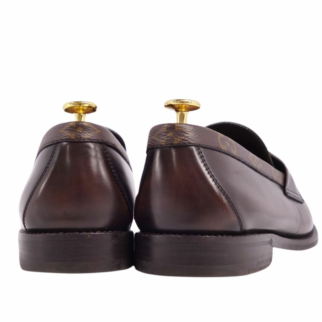 LOUIS VUITTON(ルイヴィトン)のルイヴィトン LOUIS VUITTON ローファー モカシン メジャーライン LVロゴ金具 モノグラム カーフレザー シューズ メンズ 8.5(27cm相当) ブラウン メンズの靴/シューズ(ドレス/ビジネス)の商品写真