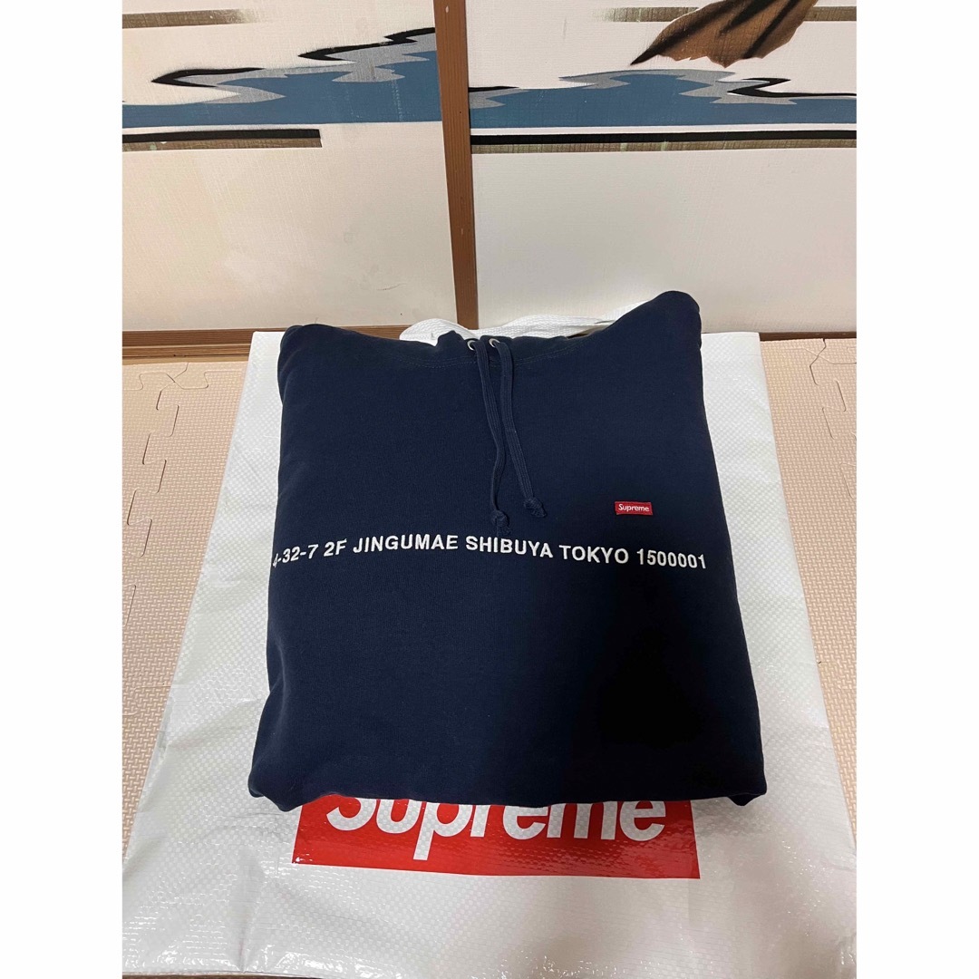 SUPREME SHOP SMALL BOX SWEATSHIRT TOKYO