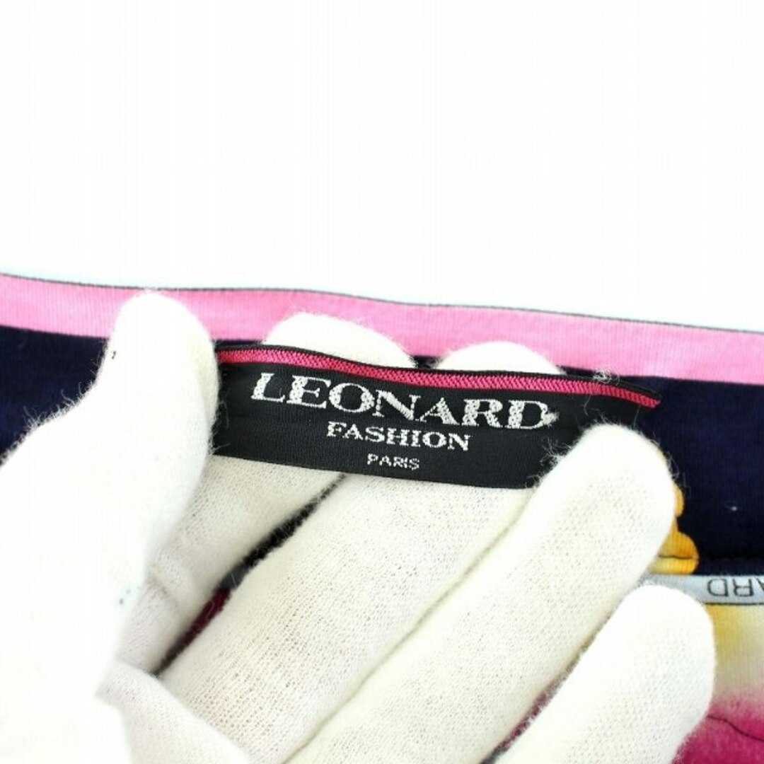 LEONARD(レオナール)のレオナール FASHION スカート ひざ丈 花柄 タイト 67 L 紺 レディースのスカート(ひざ丈スカート)の商品写真