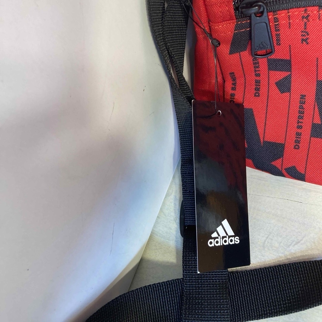 adidas(アディダス)の【必見！デザイン！】アディダス ショルダーバッグ バッグ ダンケ メンズのバッグ(ショルダーバッグ)の商品写真