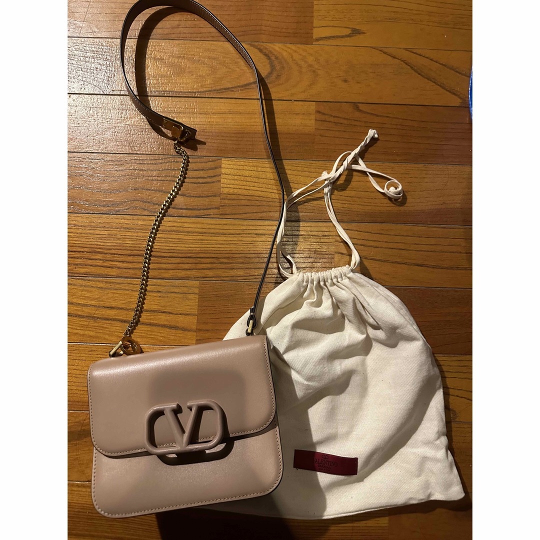 【レア】VALENTINO Vスリングロゴバックルレザーショルダーバッグ | フリマアプリ ラクマ