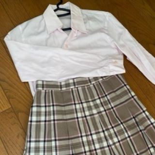 レディースシャツ＆スカート　女子高生 制服(衣装一式)