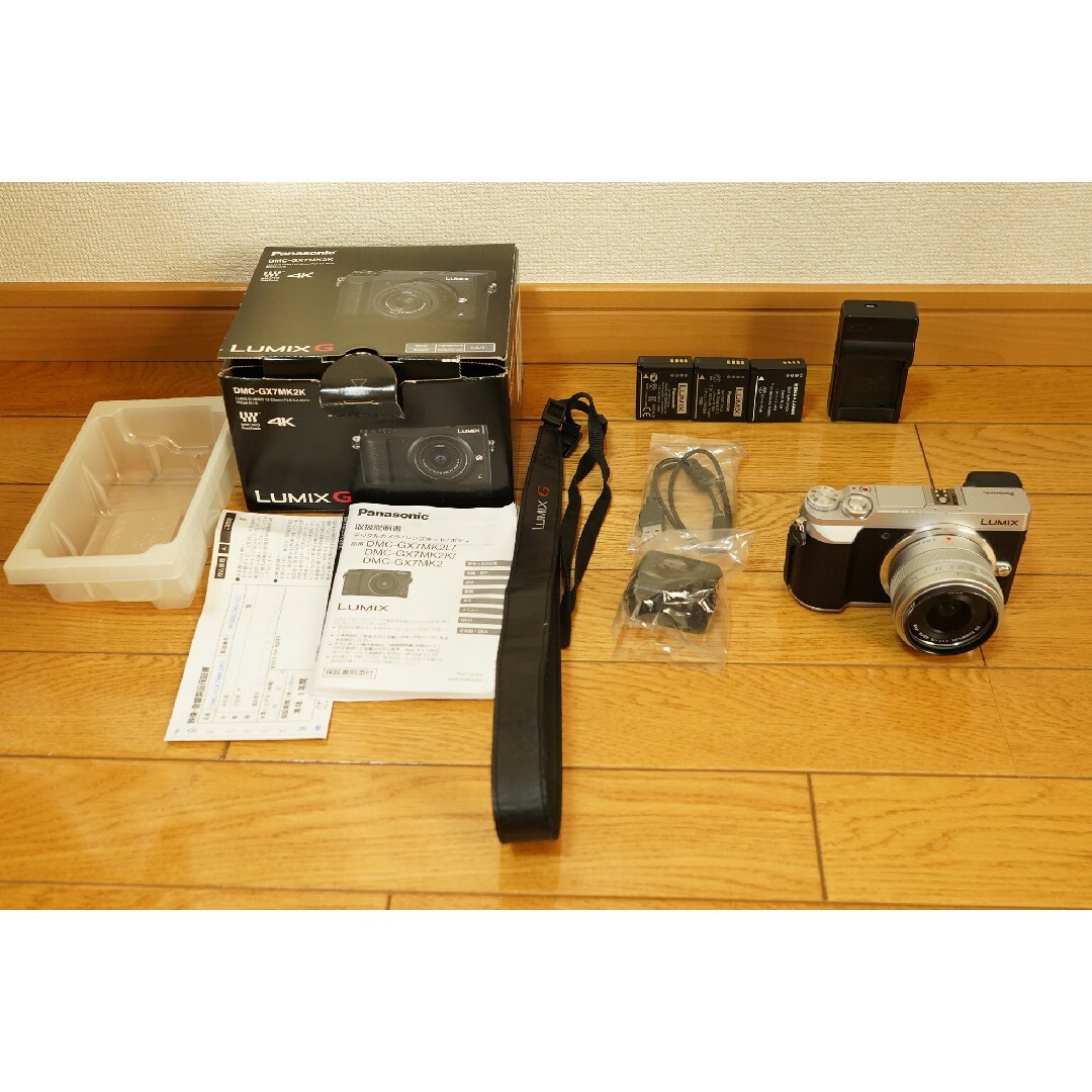 カメラPanasonic DMC-GX7MK2 極美品　純正レンズ付