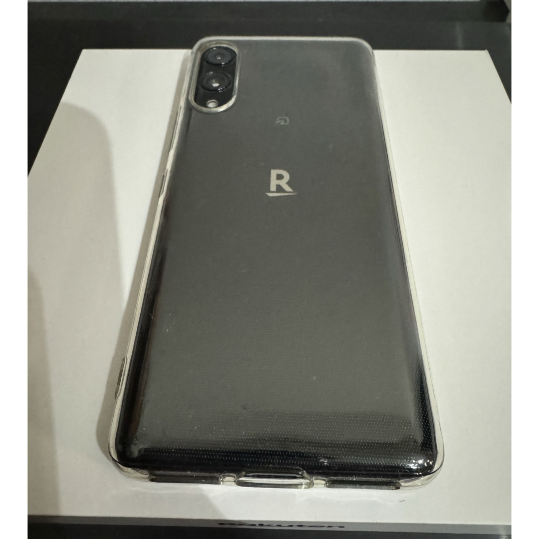 Rakuten Hand 5G P780 ブラック スマホ/家電/カメラのスマートフォン/携帯電話(スマートフォン本体)の商品写真