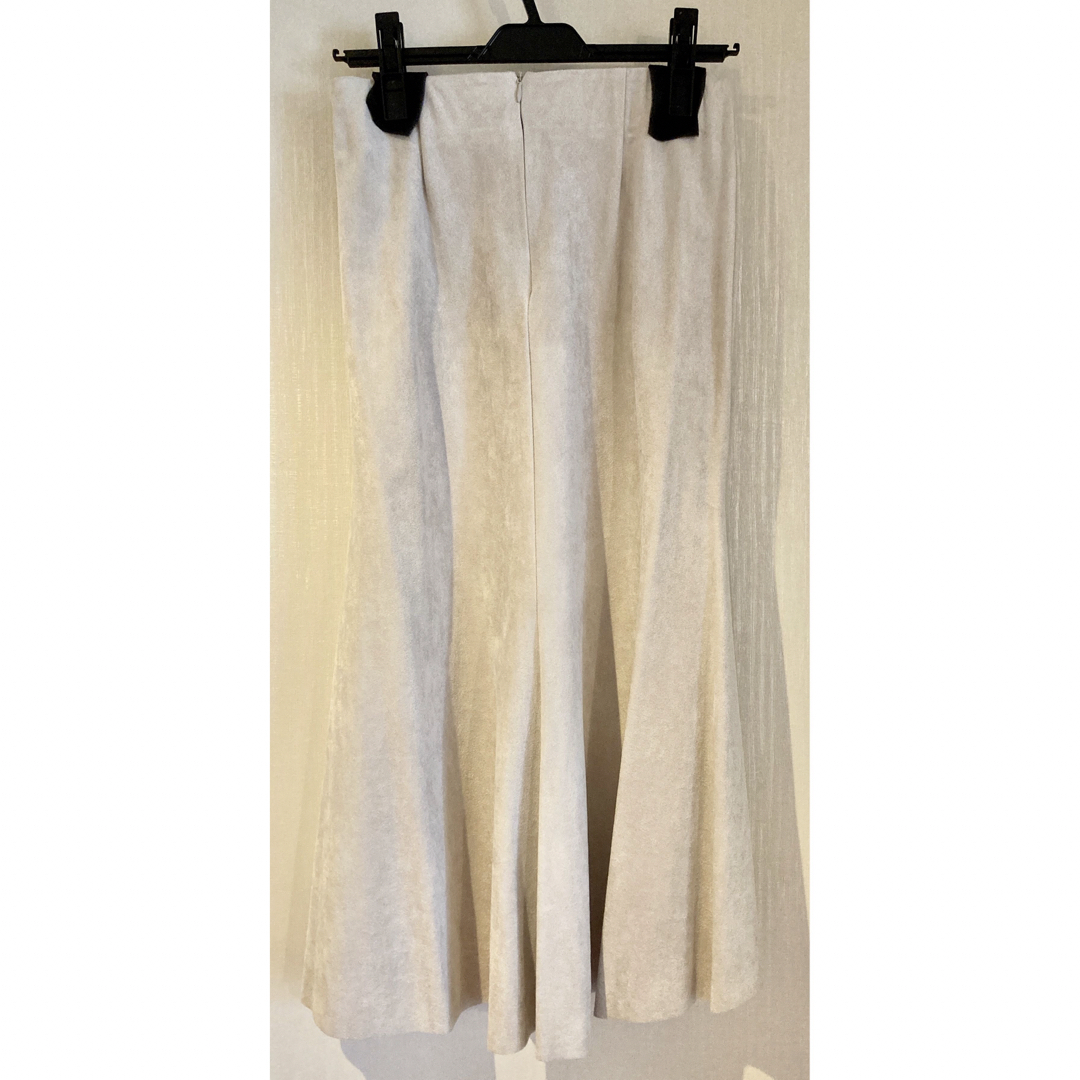 STYLE DELI(スタイルデリ)のスタイルデリ　新品未使用　裾デザインエコスエードスカート　S ホワイト レディースのスカート(ロングスカート)の商品写真