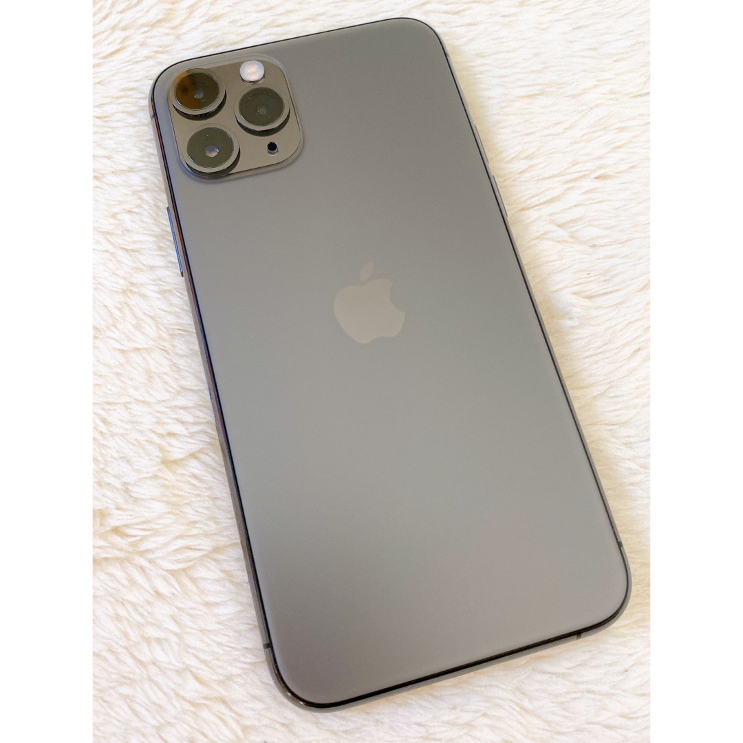 iPhone 11 Pro スペースグレイ 512 GB au スマホ/家電/カメラのスマートフォン/携帯電話(スマートフォン本体)の商品写真