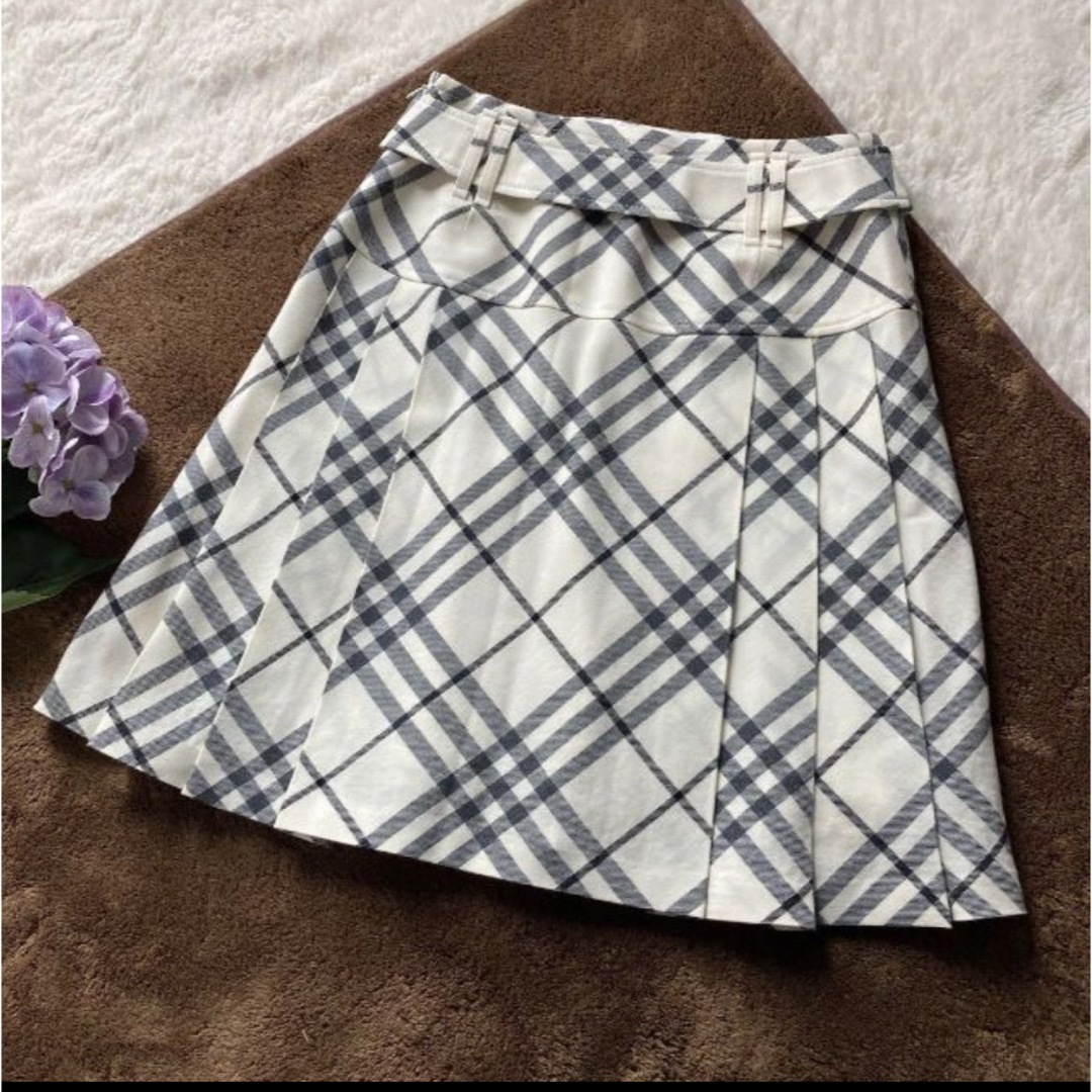 極美品】BURBERRY 巻きスカート カシミヤ混 ベルト 38 プリーツ 極美品】BURBERRY 巻きスカート カシミヤ混 ベルト 38 プリーツ