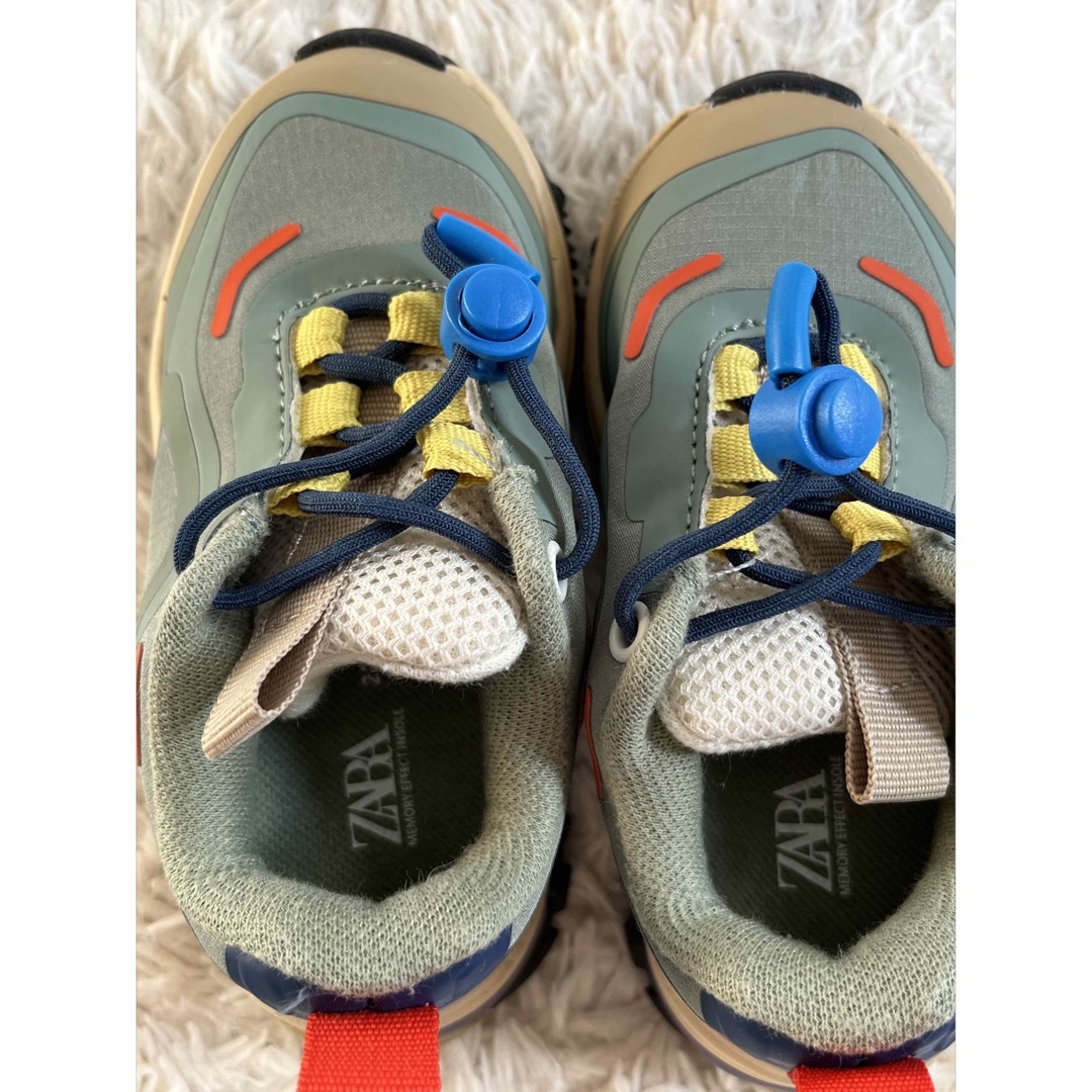 ZARA KIDS(ザラキッズ)のZARAキッズ　ザラキッズ　ザラベビー　ZARAbaby スニーカー　13.5 キッズ/ベビー/マタニティのベビー靴/シューズ(~14cm)(スニーカー)の商品写真