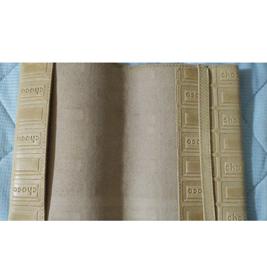 フェリシモ　本革チョコレート型押ブックカバー ハンドメイドの文具/ステーショナリー(ブックカバー)の商品写真