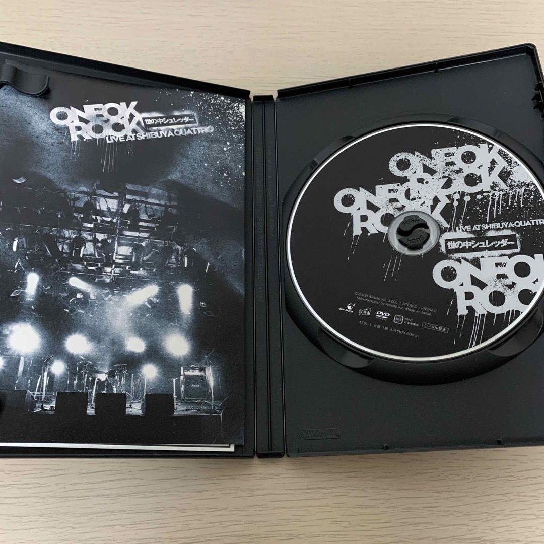 ONE OK ROCK(ワンオクロック)のONE OK ROCK LIVE　DVD“世の中シュレッダー”  エンタメ/ホビーのDVD/ブルーレイ(ミュージック)の商品写真