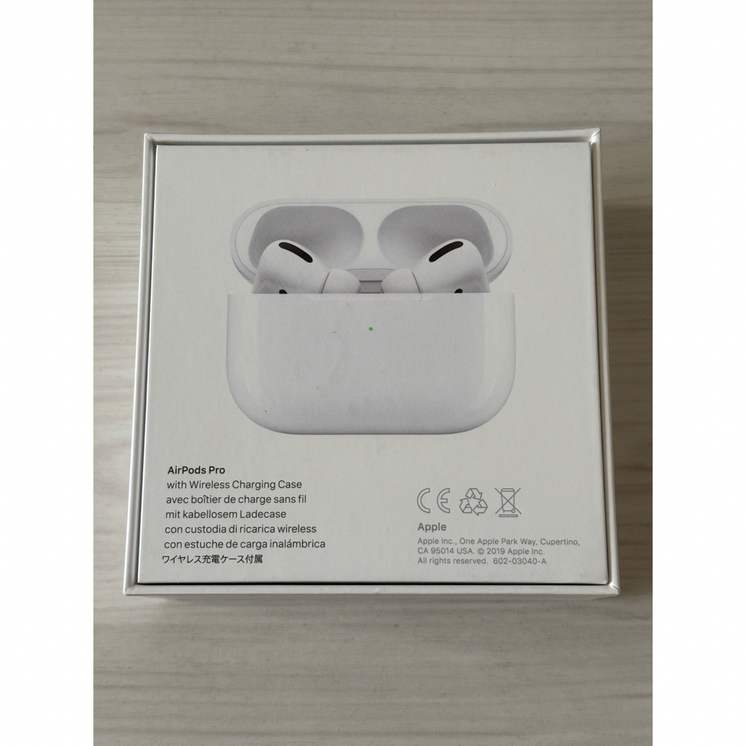 Apple(アップル)のAirPods Pro 第1世代 スマホ/家電/カメラのスマホアクセサリー(ストラップ/イヤホンジャック)の商品写真