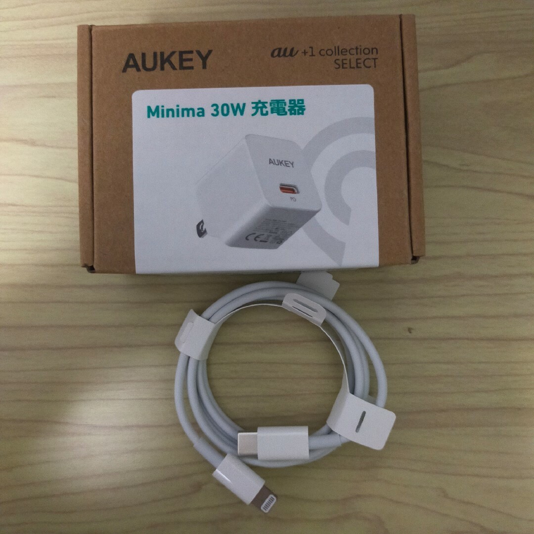 AUKEY Minima 30W スマホ/家電/カメラのスマートフォン/携帯電話(バッテリー/充電器)の商品写真