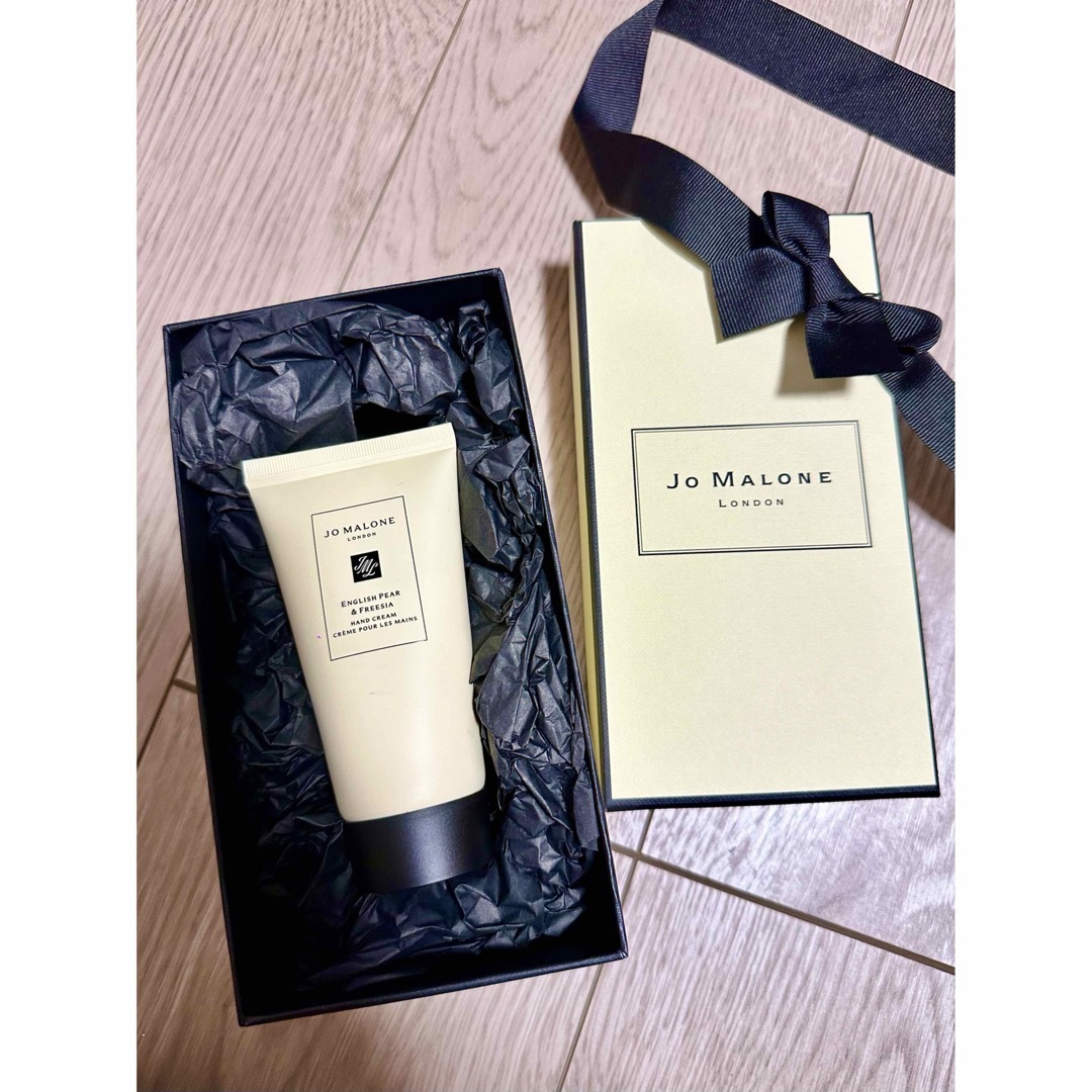 Jo Malone(ジョーマローン)のジョーマローン　ハンド　クリーム　50g イングリッシュペアー& フリージア  コスメ/美容のボディケア(ハンドクリーム)の商品写真