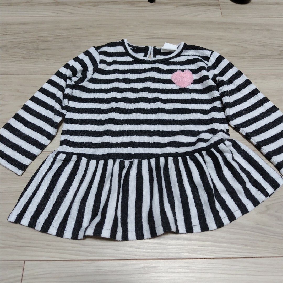 H&M(エイチアンドエム)のH&Mボーダー薄手ニット　70 美品 キッズ/ベビー/マタニティのベビー服(~85cm)(ニット/セーター)の商品写真