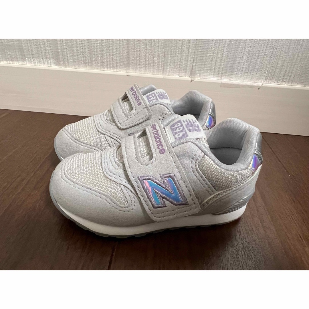 996（New Balance）(キュウキュウロク)のニューバランス　996 ホワイトホログラム　13センチ キッズ/ベビー/マタニティのベビー靴/シューズ(~14cm)(スニーカー)の商品写真