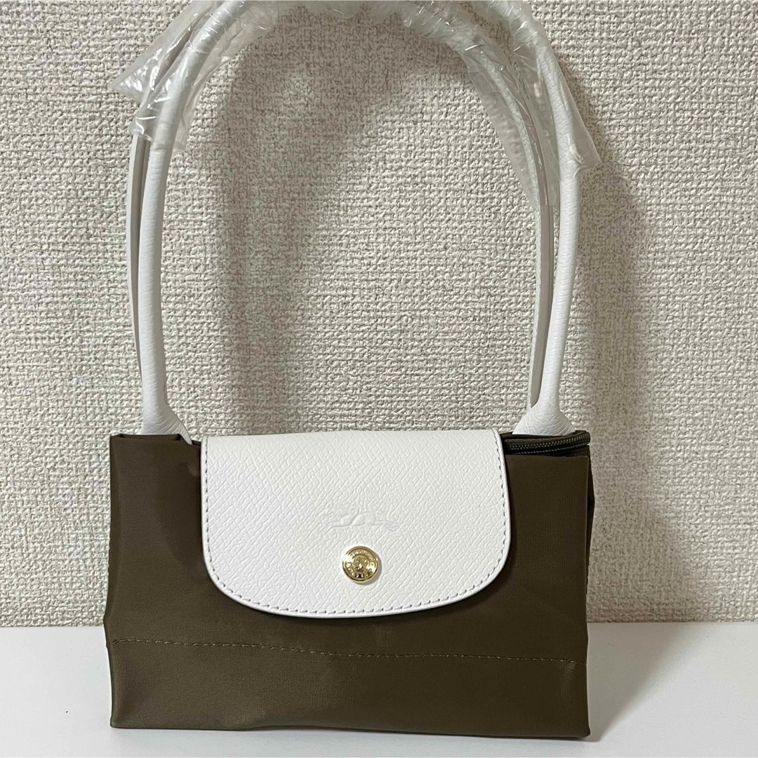 LONGCHAMP(ロンシャン)の【新品】ロンシャン ル プリアージュ オリジナル 最新限定Mエッフェル塔カーキ レディースのバッグ(ショルダーバッグ)の商品写真