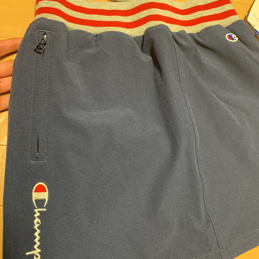 Champion(チャンピオン)の処分価格　新品M  チャンピオン　GOLF ウィメンズ 中綿スカート スポーツ/アウトドアのゴルフ(ウエア)の商品写真