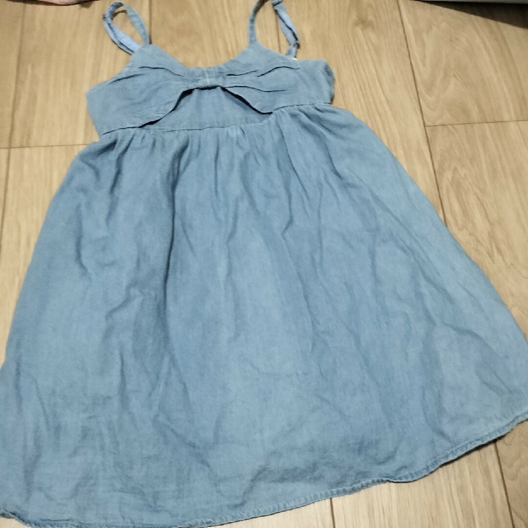 anyFAM(エニィファム)のデニムワンピース　110 キッズ/ベビー/マタニティのキッズ服女の子用(90cm~)(ワンピース)の商品写真