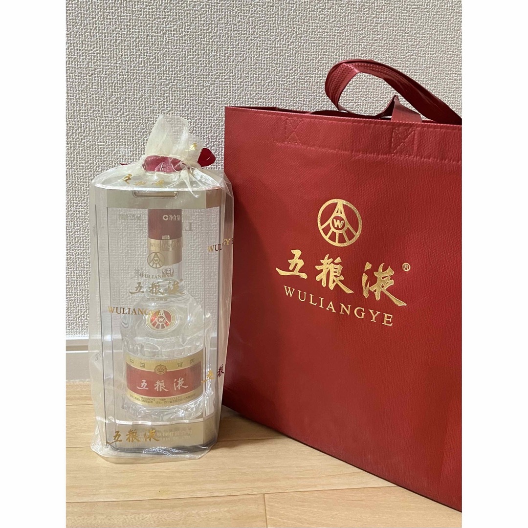 五粮液(WULIANGYE)白酒 バイチュウ 中国酒  食品/飲料/酒の酒(蒸留酒/スピリッツ)の商品写真