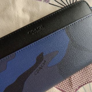 コーチ(COACH)のCOACH 迷彩柄　長財布　ブルー(長財布)