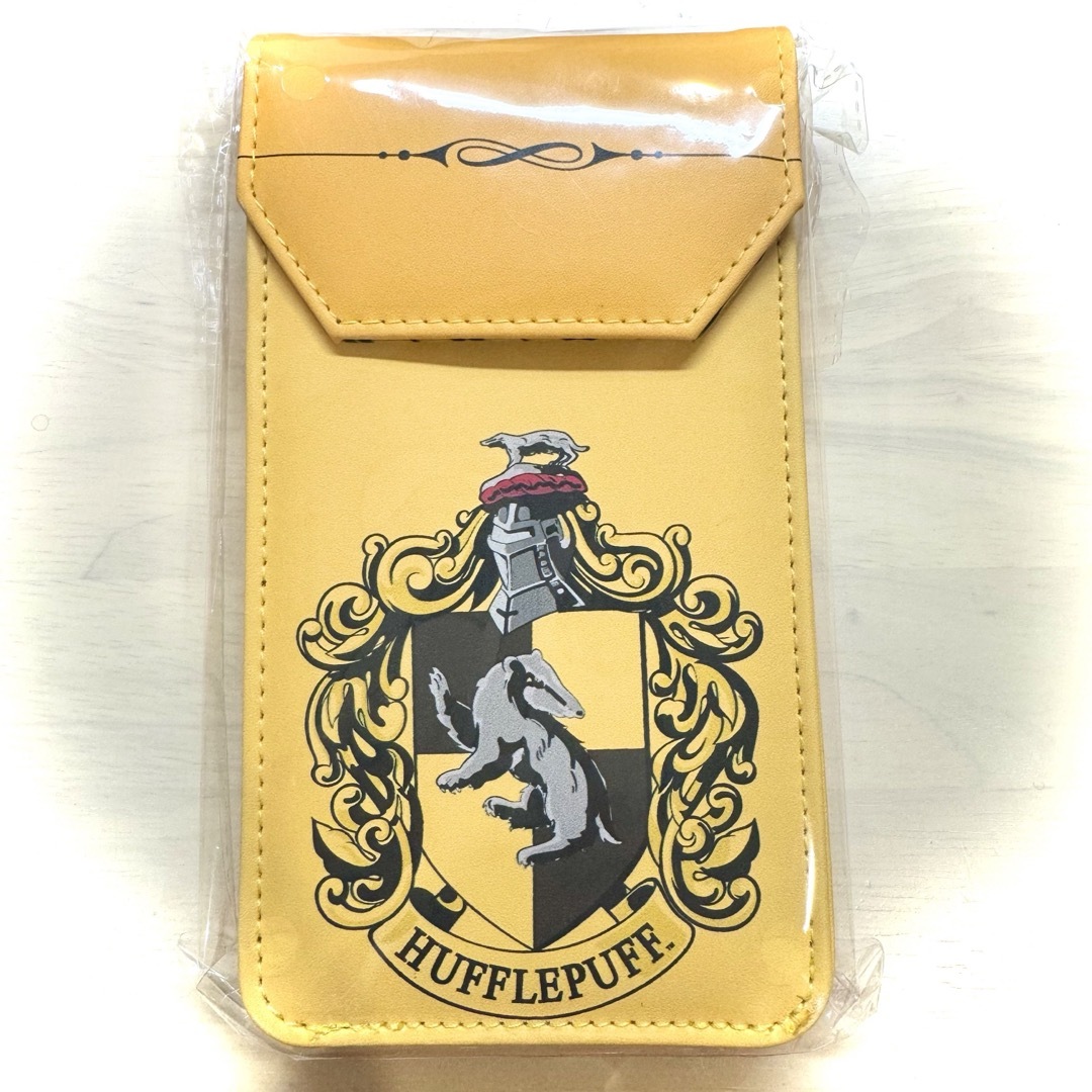 【新品・未開封】ハリー・ポッター スマホポーチ レディースのファッション小物(ポーチ)の商品写真
