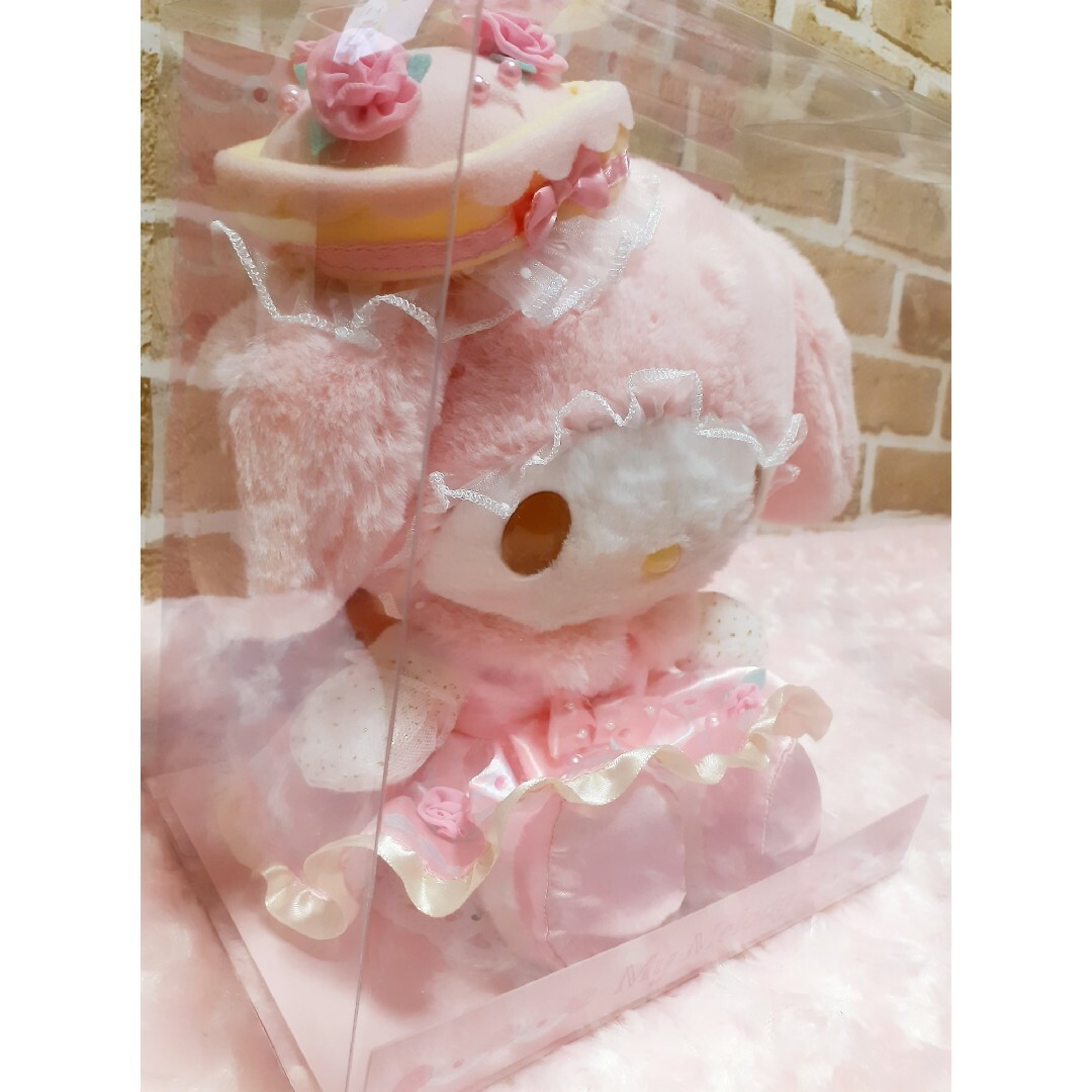 2022年マイメロディのSWEET LOOKBOOKのバースデーぬいぐるみ マイメロディ」2022年限定バースデードールがSanrio Puroland