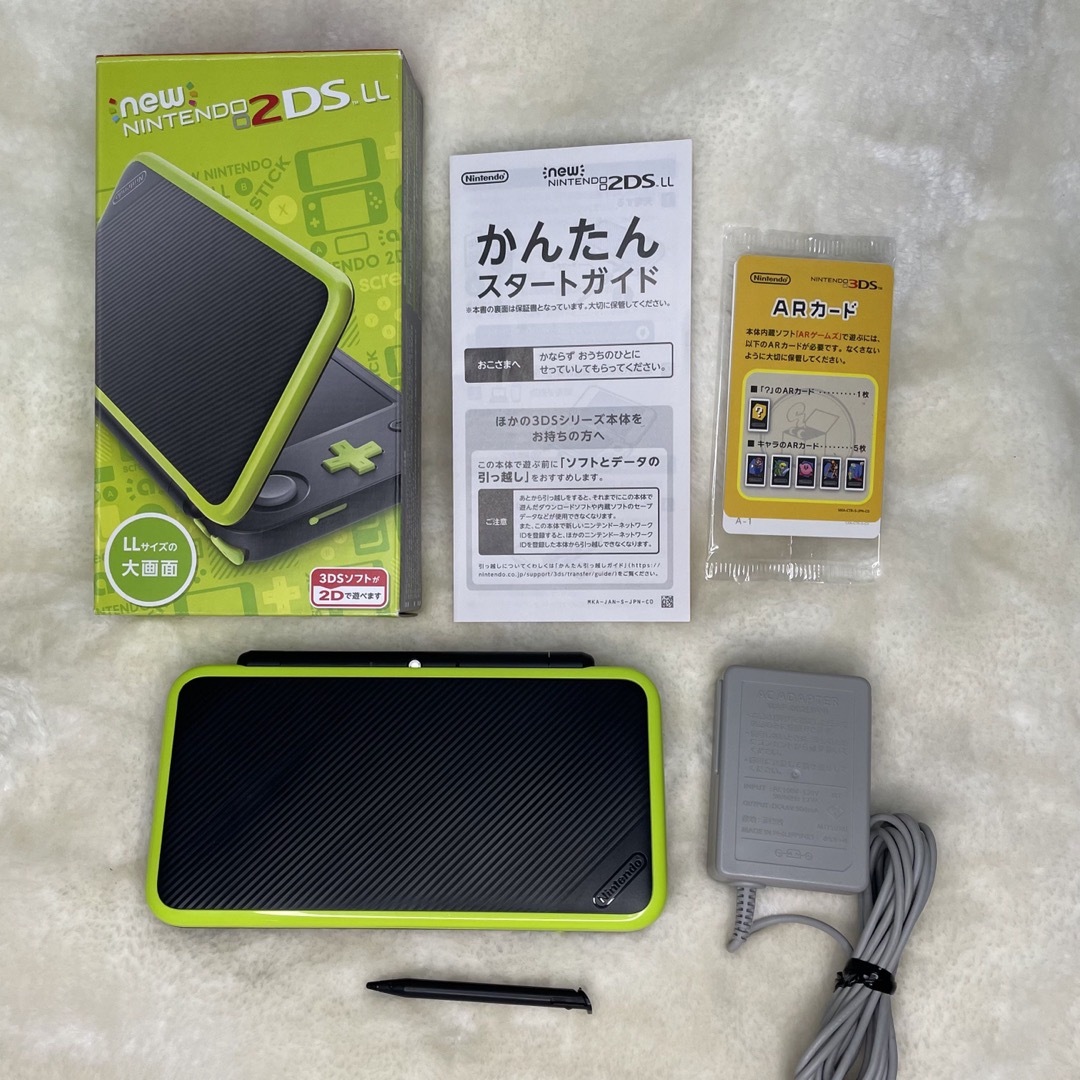 Newニンテンドー2DS LL ブラック×ライム　ACアダプター付属！のサムネイル