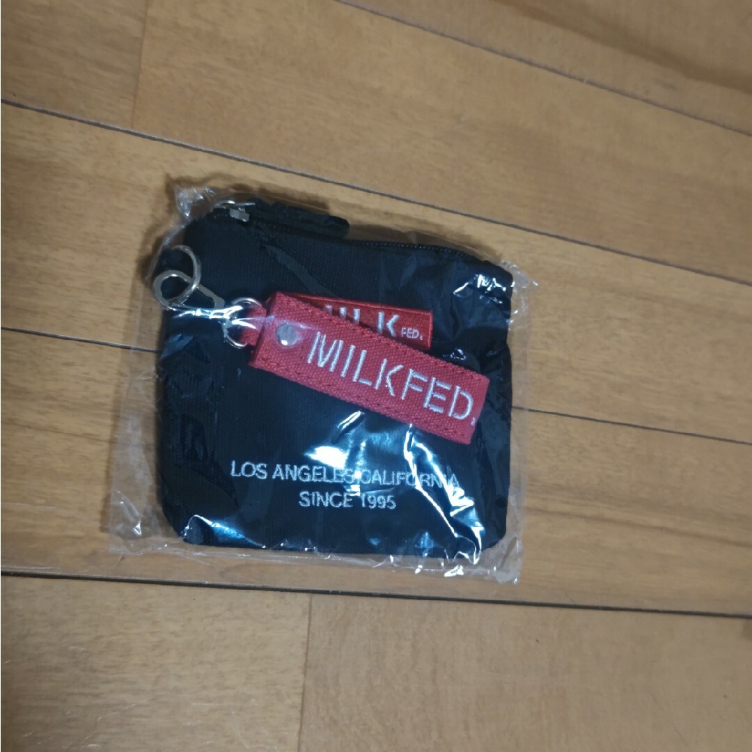 MILKFED.(ミルクフェド)のMILKFED.EMBROID BAR MINI POUCH レディースのファッション小物(ポーチ)の商品写真