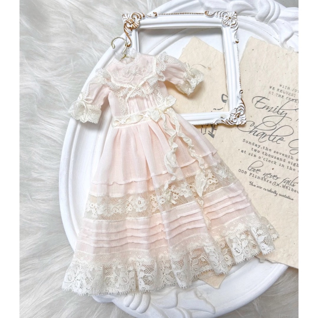ぬいぐるみ/人形ブライス お洋服 アウトフィット 海外作家製 アンティークレースドレス