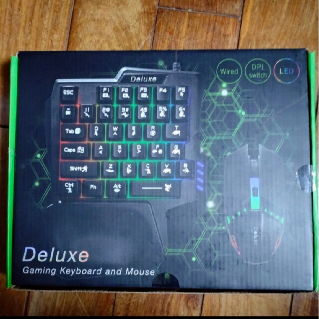 DELUXE(デラックス)のDeluxe　ゲーミングキーボード＆マウス スマホ/家電/カメラのPC/タブレット(PC周辺機器)の商品写真