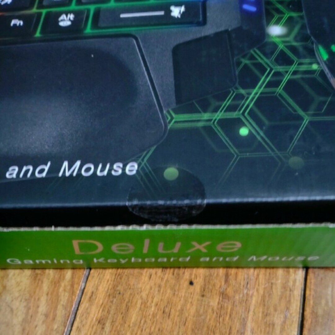 DELUXE(デラックス)のDeluxe　ゲーミングキーボード＆マウス スマホ/家電/カメラのPC/タブレット(PC周辺機器)の商品写真
