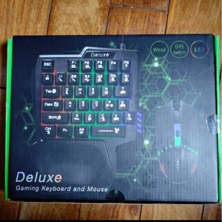 デラックス(DELUXE)のDeluxe　ゲーミングキーボード＆マウス(PC周辺機器)