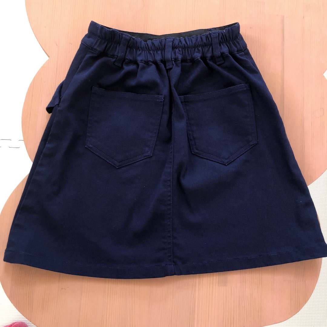 スカート　紺130 キッズ/ベビー/マタニティのキッズ服女の子用(90cm~)(スカート)の商品写真