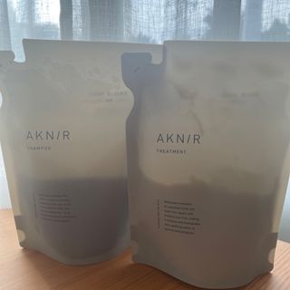 コスメキッチン(Cosme Kitchen)のAKN/R 　アクニー　シャンプー＆トリートメントセット(シャンプー/コンディショナーセット)