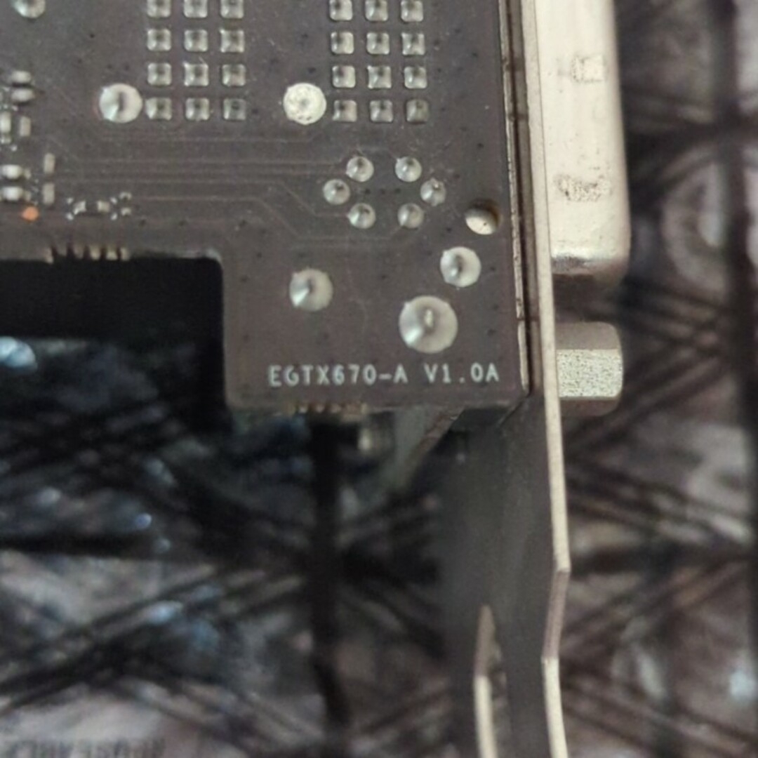 NVIDIA(エヌビディア)のグラフィックボード ビデオカード nVidia GTX 670 スマホ/家電/カメラのPC/タブレット(PCパーツ)の商品写真