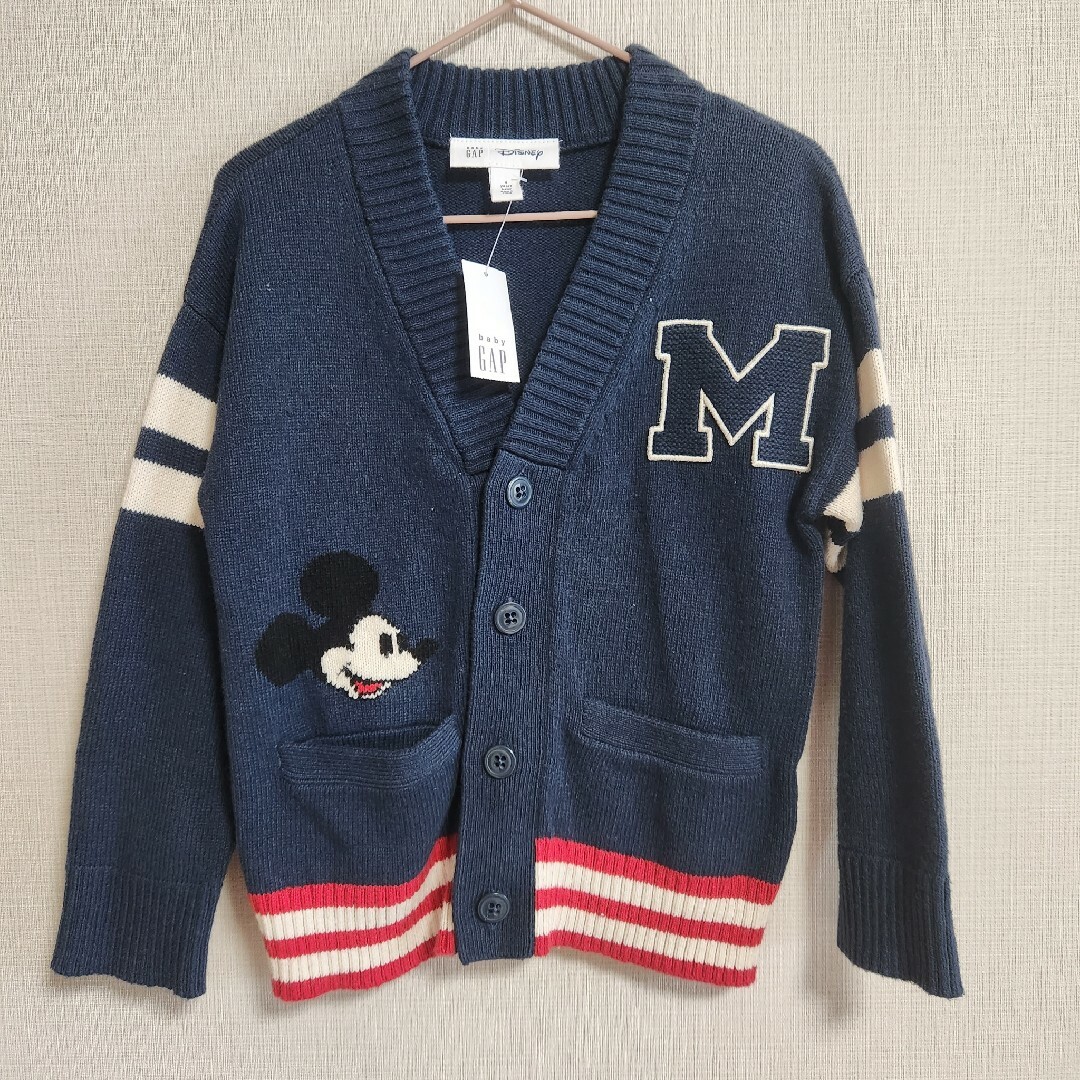 babyGAP(ベビーギャップ)の新品タグ付き　ギャップ　ディズニー　ミッキーマウス柄　カーディガン　ネイビー キッズ/ベビー/マタニティのキッズ服男の子用(90cm~)(カーディガン)の商品写真