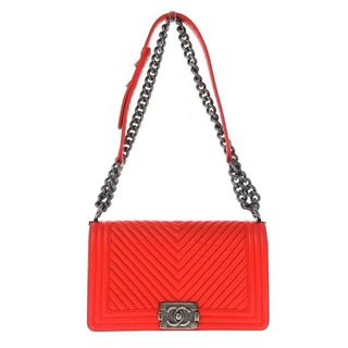 【限定価格】CHANEL シャネル チェーンウォレット ボーイシャネル BOY CHANEL シェブロン Vステッチ ショルダーバッグ ココマーク ココ 斜め掛け 鞄 かばん レザー    ブラック 黒 ゴールド金具 レディース 定番【品】