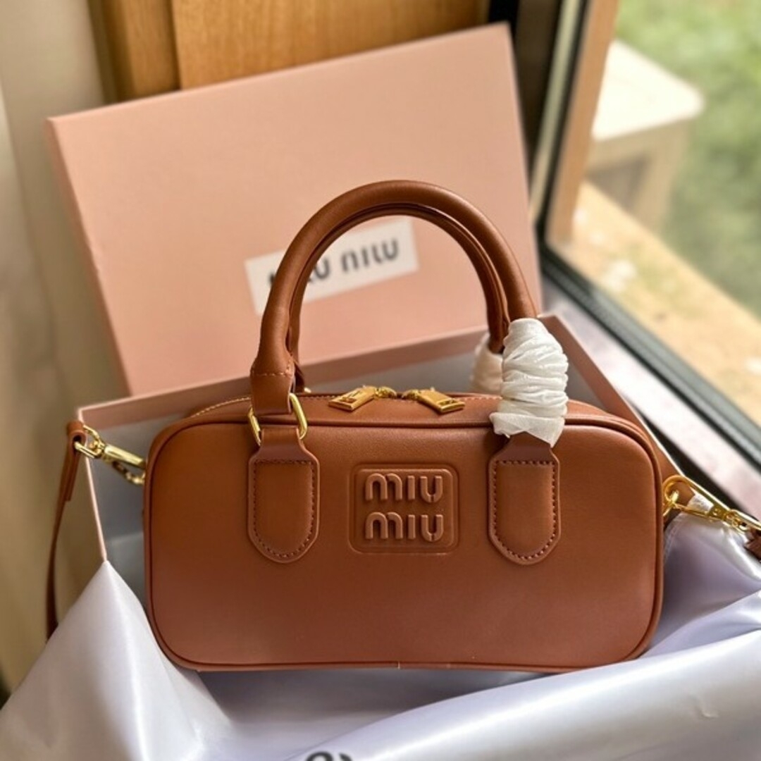 MIUMIU　ハンドバッグ　カワイイカワイイ☆