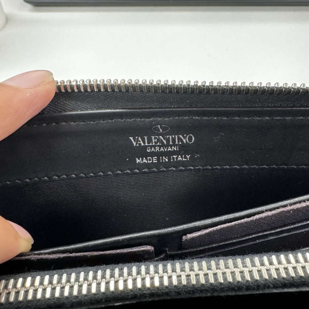 VALENTINO(ヴァレンティノ)の（最終値下げ）ヴァレンティノ財布 メンズのファッション小物(長財布)の商品写真