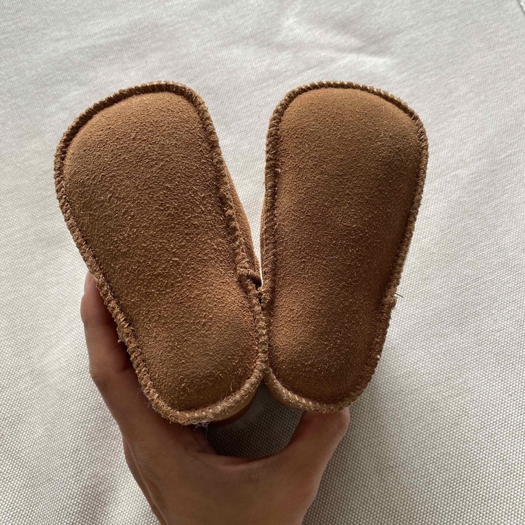 UGG(アグ)の⭐︎新品未使用⭐︎UGG 13-13.5cm ベビーシューズ キッズ/ベビー/マタニティのベビー靴/シューズ(~14cm)(ブーツ)の商品写真