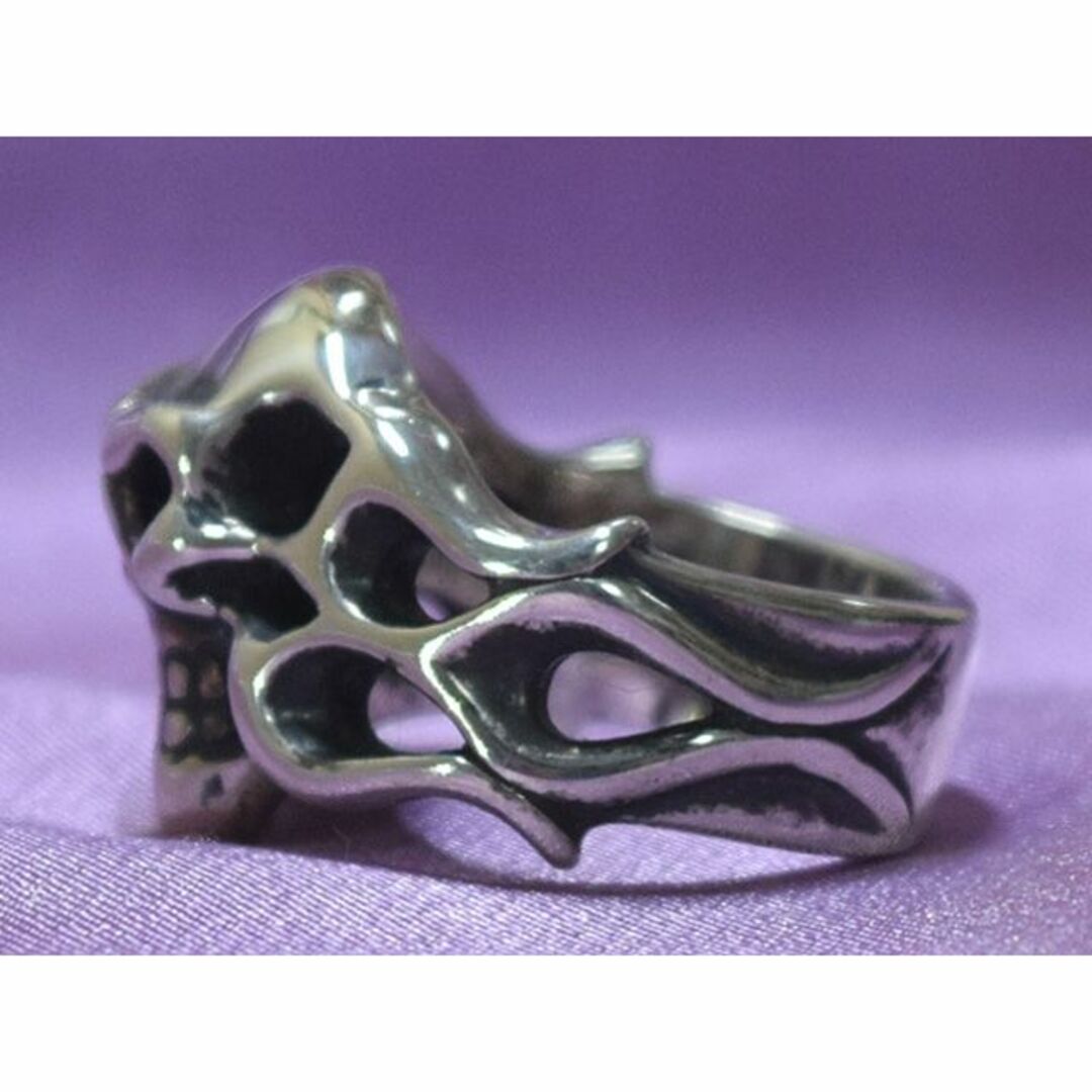 Travis Walker Flamed Skull Ring RGS016 メンズのアクセサリー(リング(指輪))の商品写真