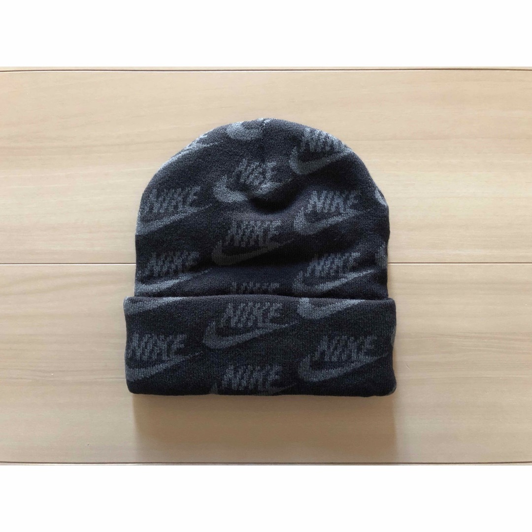 Supreme(シュプリーム)のシュプリーム　Nike Jacquard Logos Beanie　黒 メンズの帽子(ニット帽/ビーニー)の商品写真