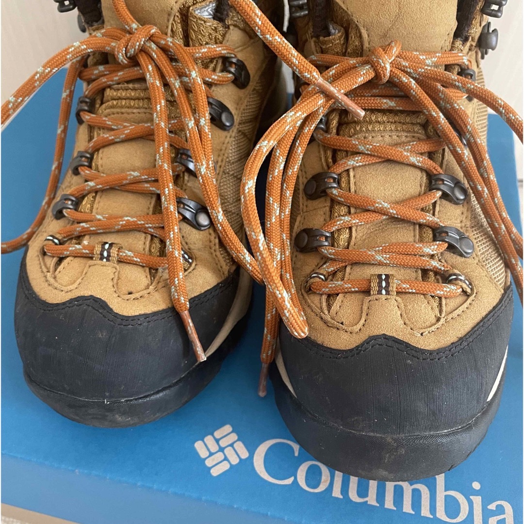 Columbia(コロンビア)のコロンビア　トレッキングシューズ　Madruga Peak5 23.5㎝ スポーツ/アウトドアのアウトドア(登山用品)の商品写真