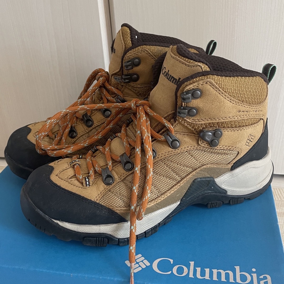 Columbia(コロンビア)のコロンビア　トレッキングシューズ　Madruga Peak5 23.5㎝ スポーツ/アウトドアのアウトドア(登山用品)の商品写真