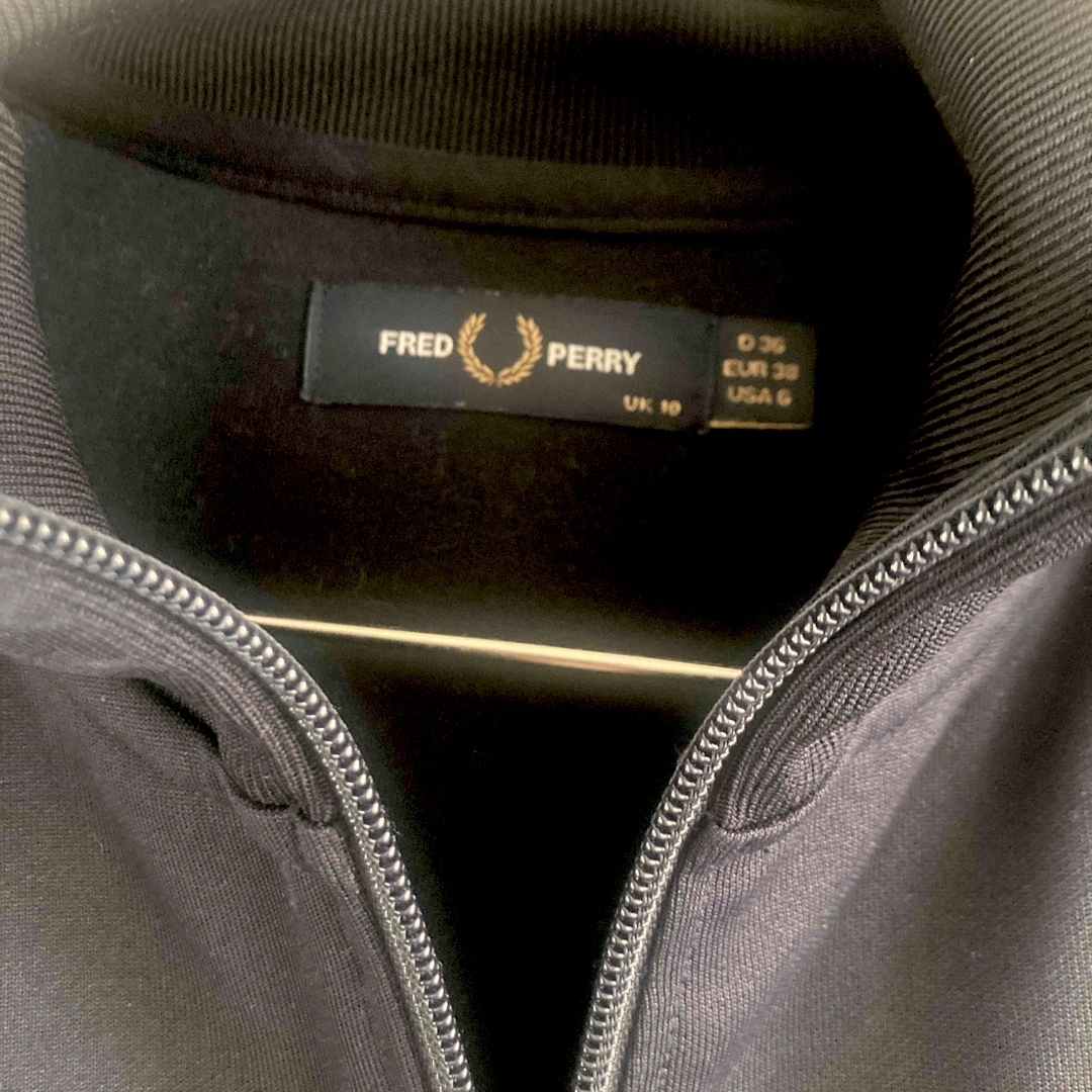 FRED PERRY(フレッドペリー)のフレッドペリー　ジャージ レディースのトップス(パーカー)の商品写真