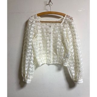 フォクシー(FOXEY)の★アルシーヴ★美品★レース刺繍の素敵なボレロカーデ★(ボレロ)